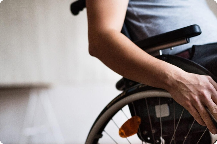 För personer med begränsad rörlighet: Gör självständig rörelse möjlig och stödjer resor för vardagliga uppgifter och ärenden.